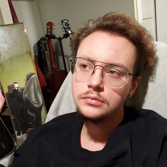 Meet your Posher, Riley - Picture 1 of 1